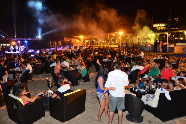 Edde Sands BBQ Pieds Dans Leau